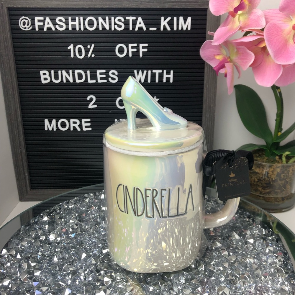 New RARE HTF Disney & Rae Dunn Cinderella mug with glass slipper topper - Picture 1 of 11